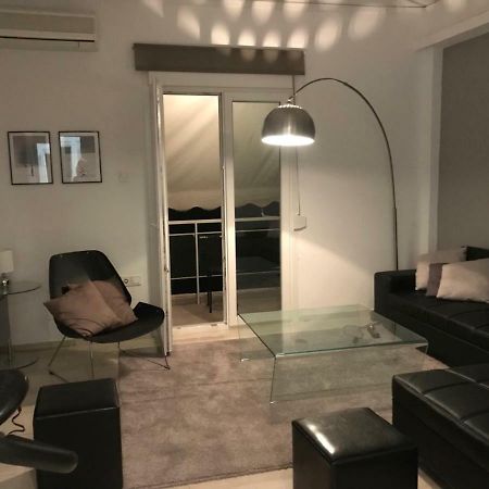Renovated Minimal Apartment Next To Metro Афіни Екстер'єр фото
