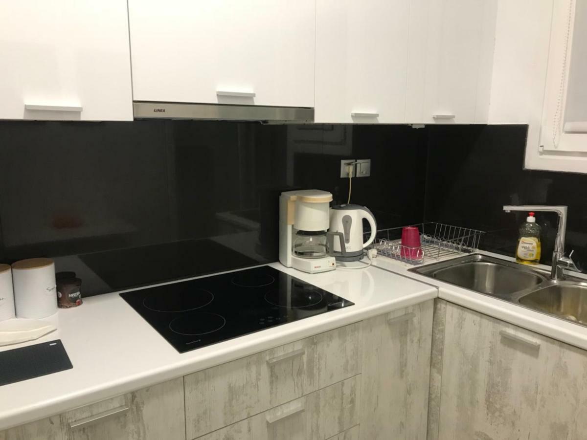 Renovated Minimal Apartment Next To Metro Афіни Екстер'єр фото