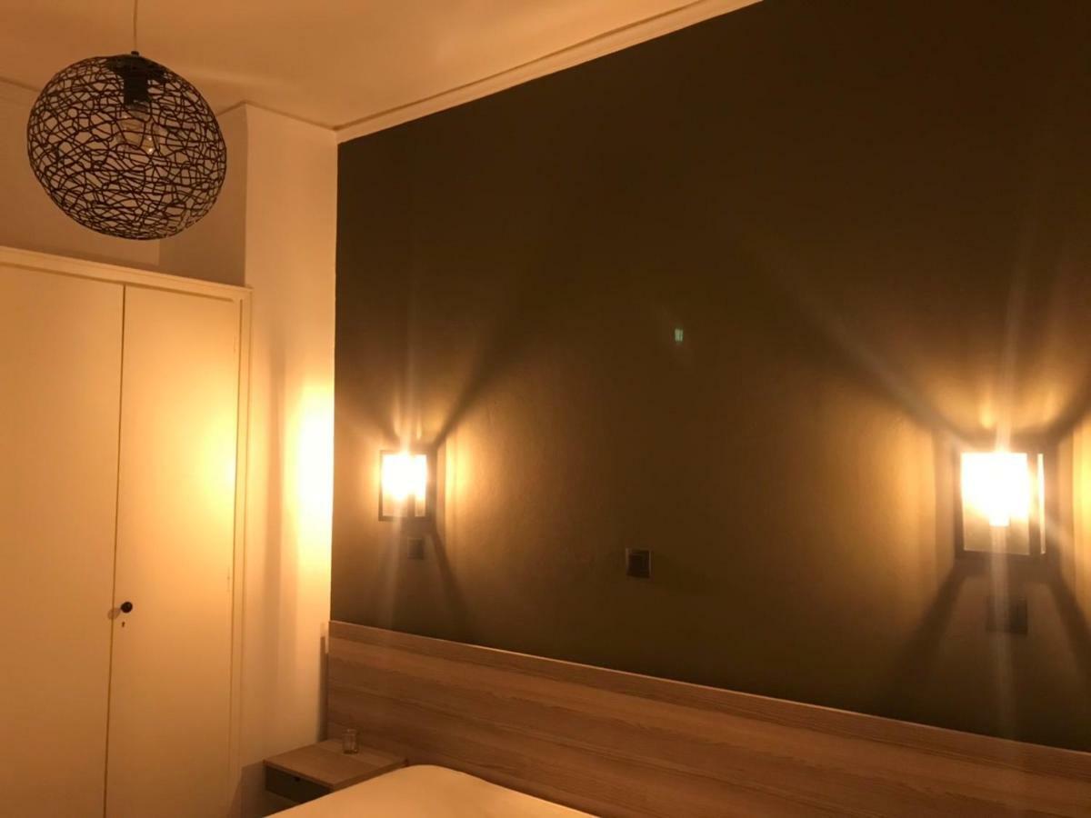 Renovated Minimal Apartment Next To Metro Афіни Екстер'єр фото