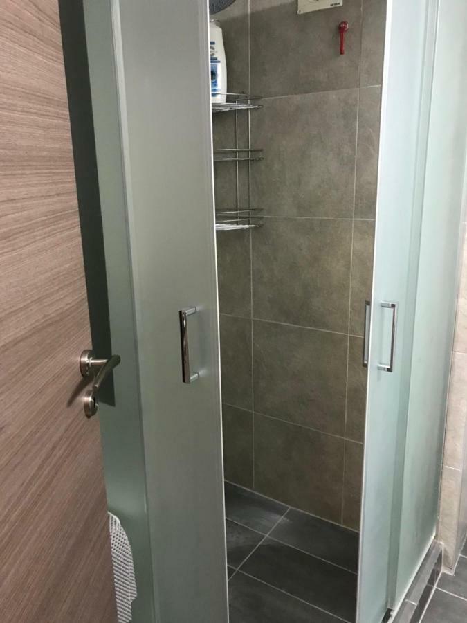 Renovated Minimal Apartment Next To Metro Афіни Екстер'єр фото